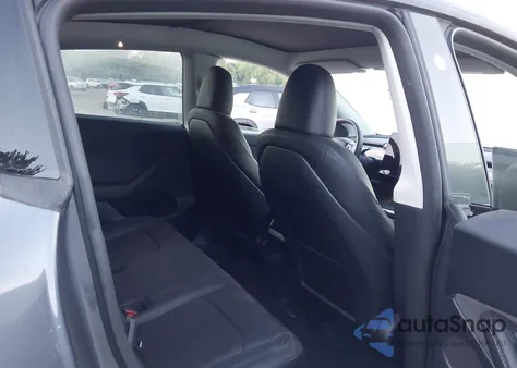 2023 Tesla Model Y Awd/Long Range Dual Motor All-Wheel Drive из США, поврежденный, VIN 7SAYGDEE3PF829217